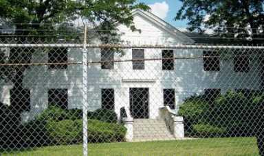 Electrical giant leaves Little Neck for L.I.