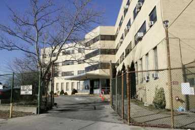 CB 10 hears Fineson Center plan