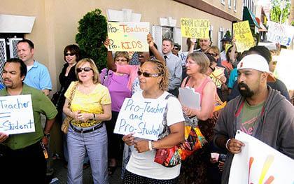Merrick teachers want contract after two years