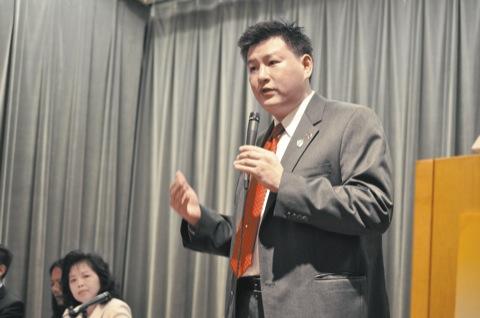 Hopefuls for Liu seat stay focused at debate