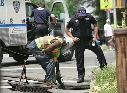 Officer shoots wanted man in Cambria Heights: NYPD