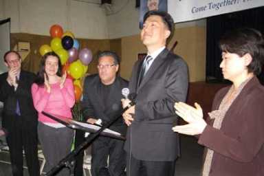 Hopeful kicks off Council run at Macedonia A.M.E.