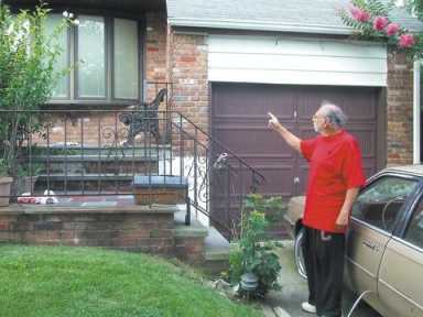 Oakland Gardens home attracts vermin