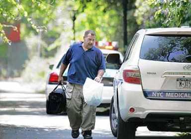 Man found with skull in Cypress Hills Cemetery