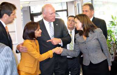U.S. treasurer extols lending