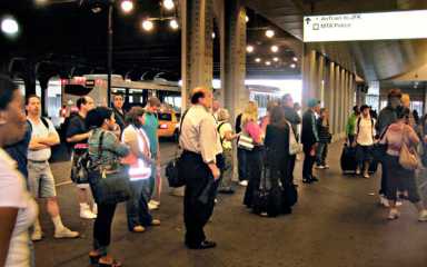 Schumer calls for LIRR rider bill of rights