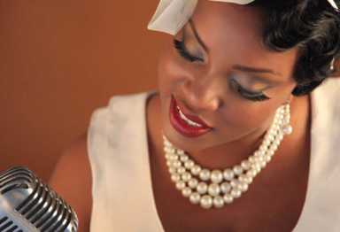 Kew Gardens jazz singer performs at York College