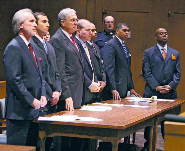 Trial of two Sean Bell detectives ends as judge weighs arguments