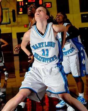 Robinson keys Hilltoppers win over Midwood