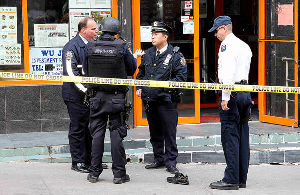 Police investigate stabbing in Flushing