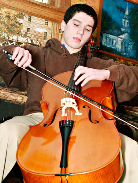 Hillcrest teen gets $10K cello on loan