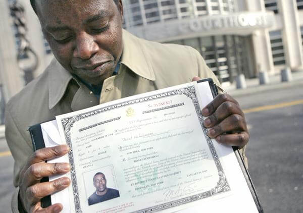Rwandan refugee fulfills longtime dream with citizenship