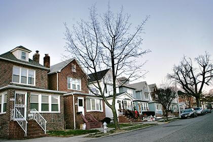 Scam targets homes in NE Queens neighborhoods