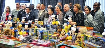 NYHQ rounds up tons of toys for soldiers’ kids