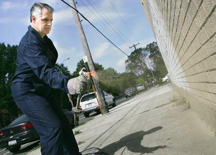 Gennaro gets hands on in war against graffiti