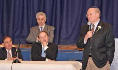 Queens Jews protest Venezuelan temple desecration