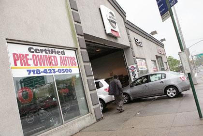 Auto accident kills Star dealer’s wife