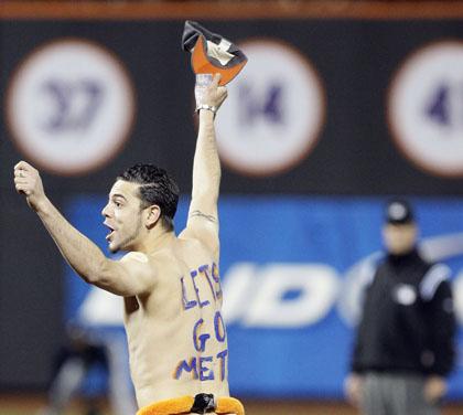 Whitestone Mets fan streaks at Citi Field, faces jail