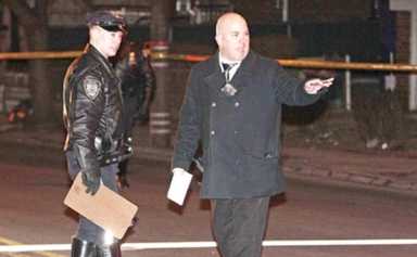 Driver sought in fatal hitâˆ’andâˆ’run in Flushing