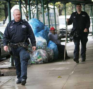 Cops search for slay suspect