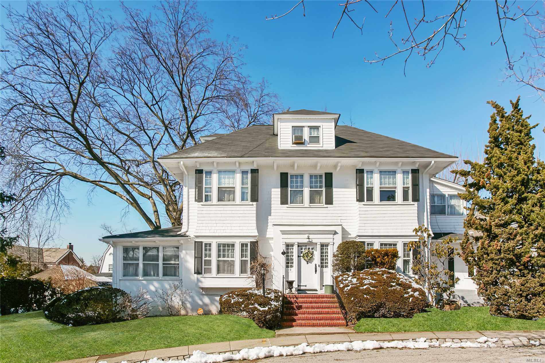 Take a look inside these homes that just hit the market in Douglaston, Bayside and Bellerose