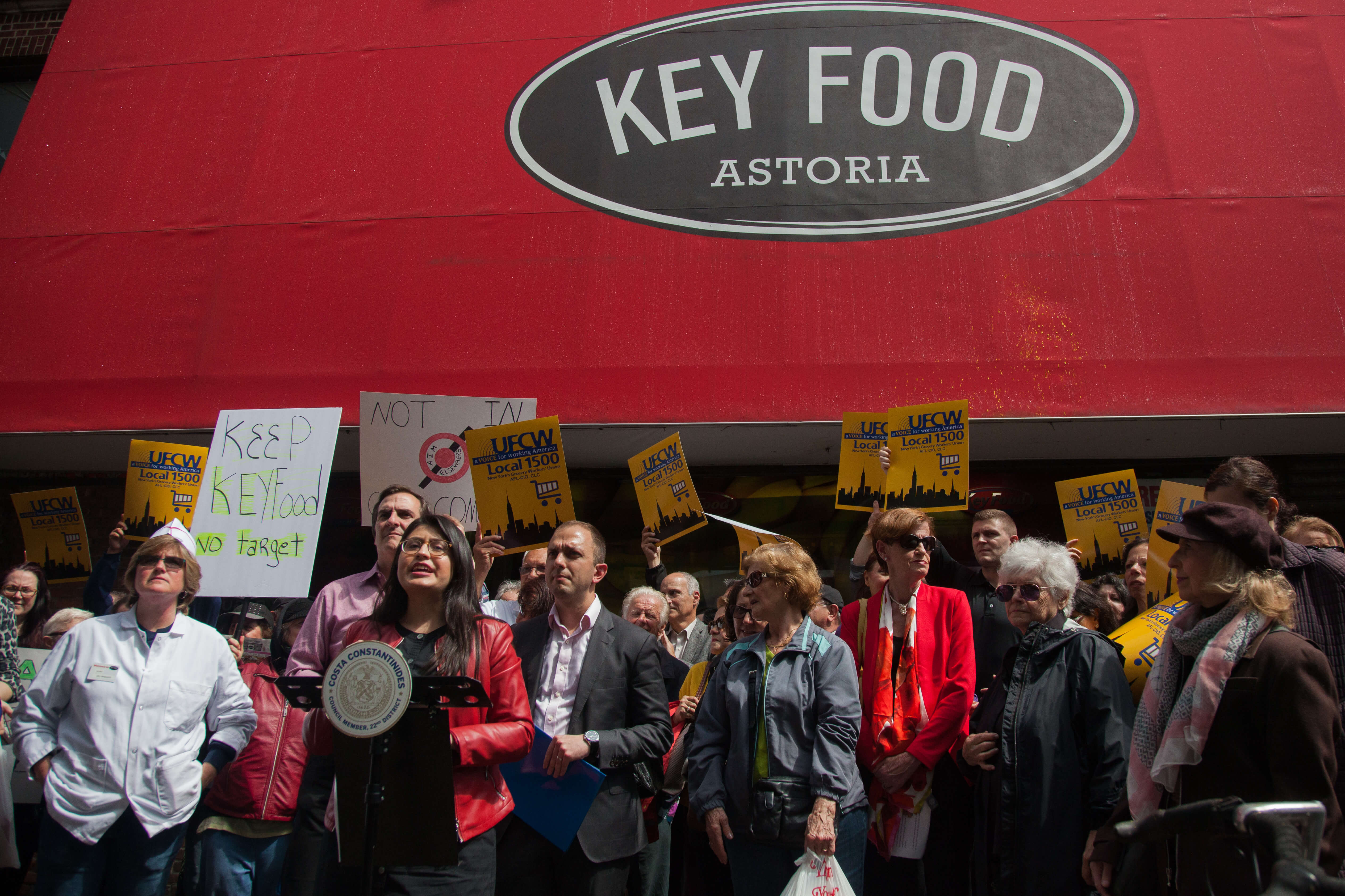 State Senator Jessica Ramos, leading other local politicians and labor advocates pressured Jenel to work with Key Food on a lease that would allow it to stay at the property with the big-box store, retaining the unions jobs that the store provides.