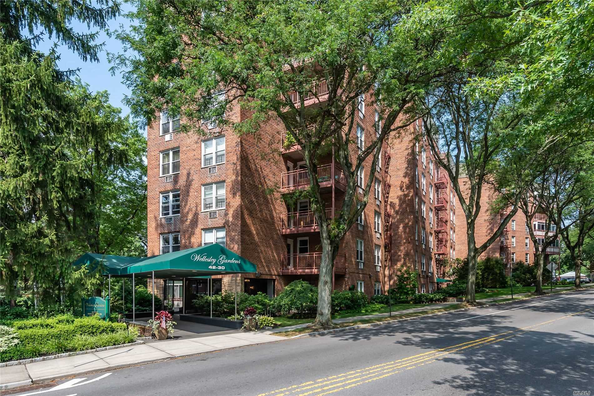 Take a look at these homes that are for sale in Whitestone, Glendale and Douglaston