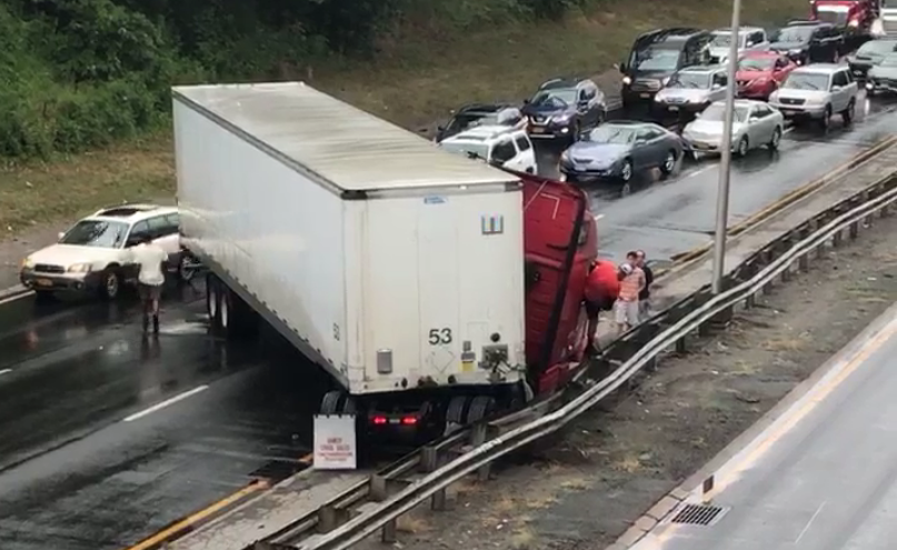 Video Shows Aftermath Of Jackknifed Tractor Trailer On Clearview Expressway In Bayside Qns 5337