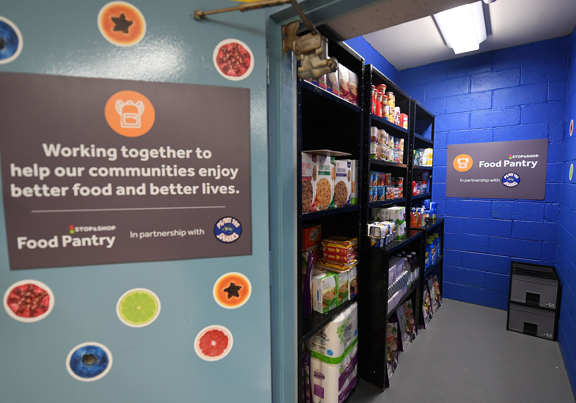 Stop Shop And P S M S 105 Open An In School Pantry To Fight