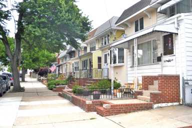 Maspeth-Houses