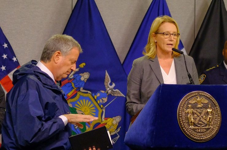 mayor sewage presser