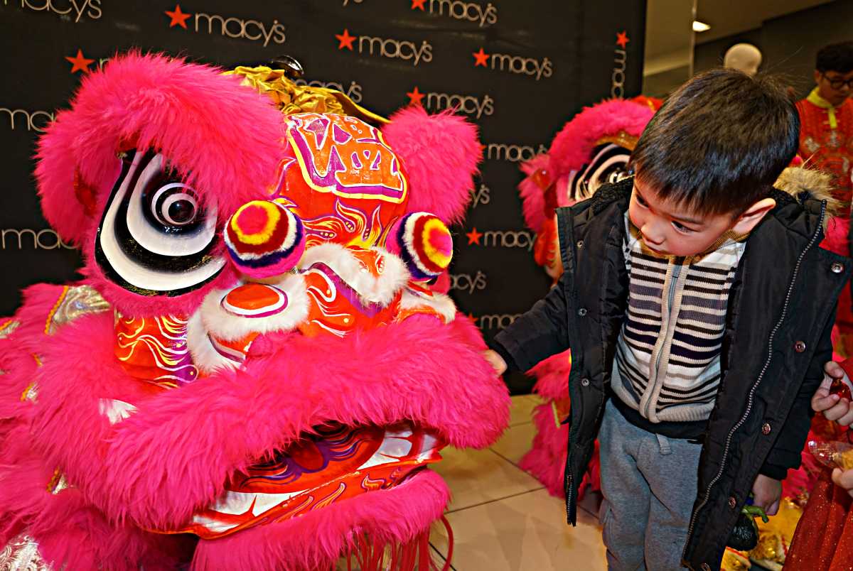 macyslunarnewyear1