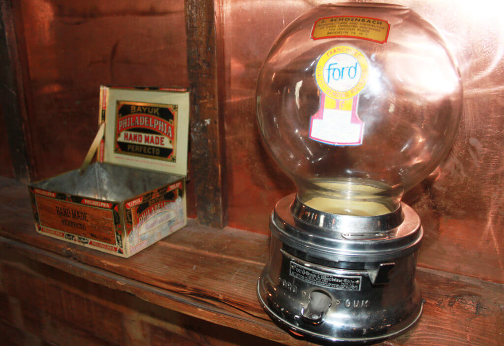 Cozy Corner bar and grill embraces Ridgewood’s oldfashioned charm