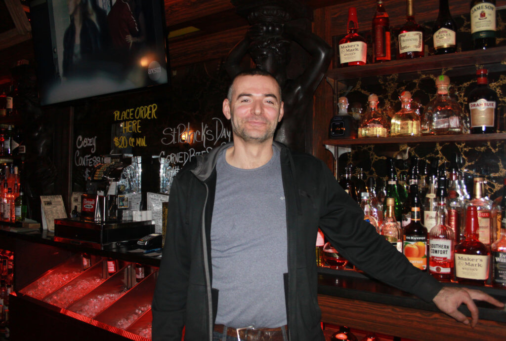 Cozy Corner bar and grill embraces Ridgewood’s oldfashioned charm