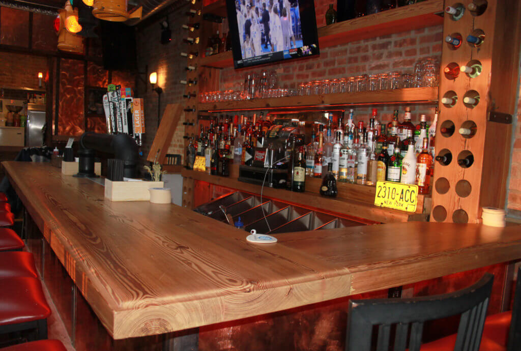 Cozy Corner bar and grill embraces Ridgewood’s oldfashioned charm