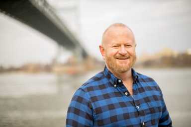 townsend-Headshot-TB-smile-1536×1024