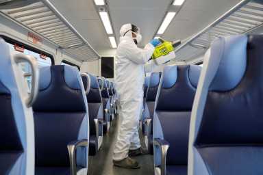 2020-03-19T182835Z_1875770560_RC26NF9S84O4_RTRMADP_3_HEALTH-CORONAVIRUS-NEW-YORK-1