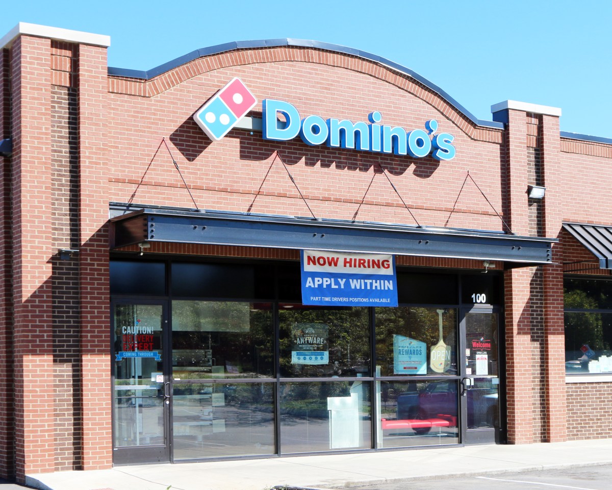 Dominos pizza storefront