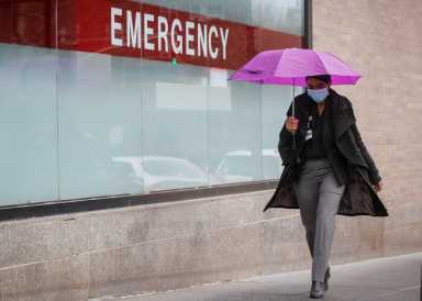 2020-04-04T175740Z_1_LYNXMPEG330I0_RTROPTP_4_HEALTH-CORONAVIRUS-USA-NEW-YORK-1536×1097