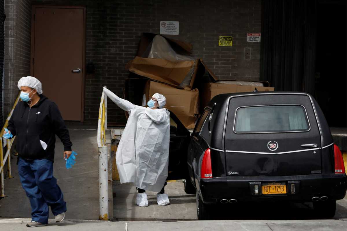 2020-04-04T222022Z_815689536_RC2YXF94EFFR_RTRMADP_3_HEALTH-CORONAVIRUS-USA-NEW-YORK-1536×1024