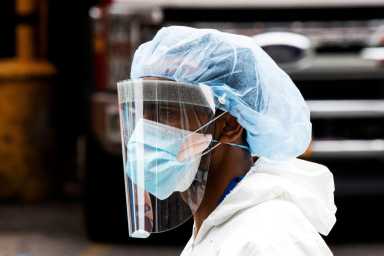 2020-04-10T154503Z_1994475543_RC2R1G9SU916_RTRMADP_3_HEALTH-CORONAVIRUS-USA-BEDSIDEMANNER-1536×1025