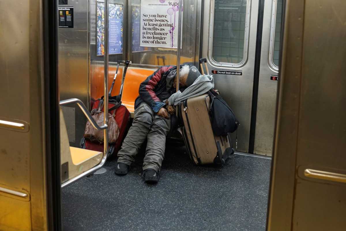 2020-04-22T000000Z_1620802601_RC2M9G9VUAYB_RTRMADP_3_HEALTH-CORONAVIRUS-NEWYORK-HOMELESS-1536×1024