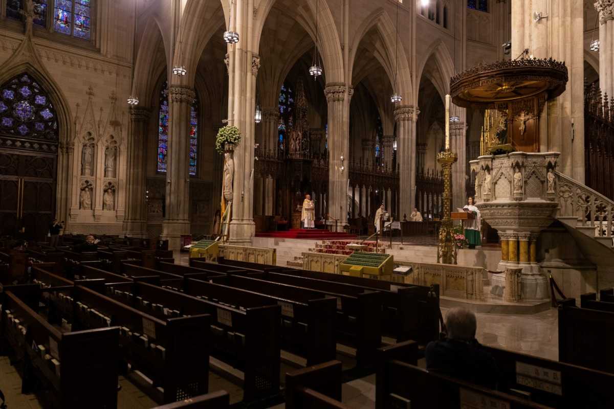 2020-04-12T000000Z_627919204_RC233G9N3LMA_RTRMADP_3_HEALTH-CORONAVIRUS-USA-EASTER-1536×1024