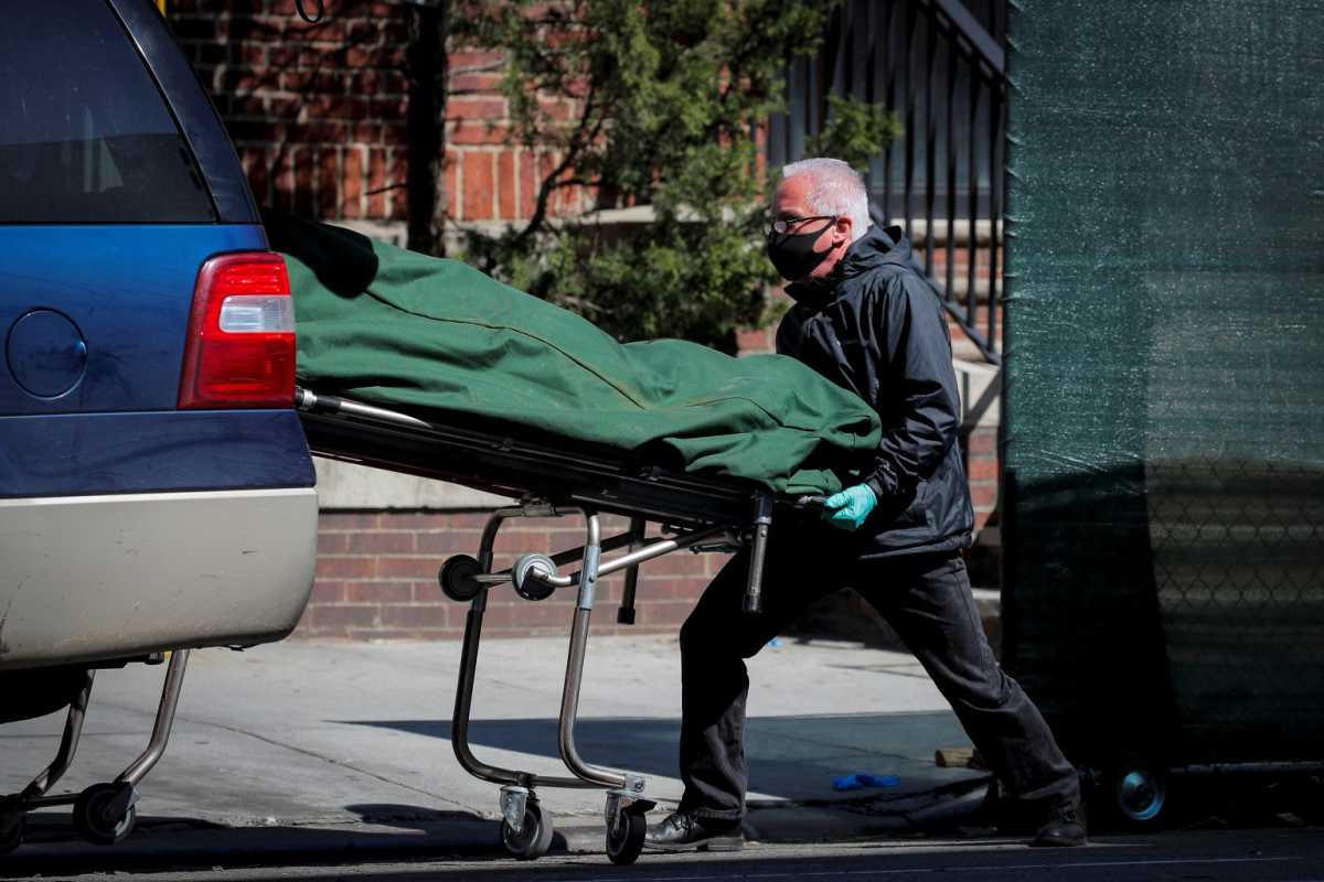 2020-04-28T000000Z_1800333997_RC2XDG9BHRE0_RTRMADP_3_HEALTH-CORONAVIRUS-USA-NEW-YORK-1536×1024