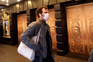 2020-05-06T170526Z_2_LYNXMPEG451P9_RTROPTP_4_HEALTH-CORONAVIRUS-THEATRE-1536×1024-1