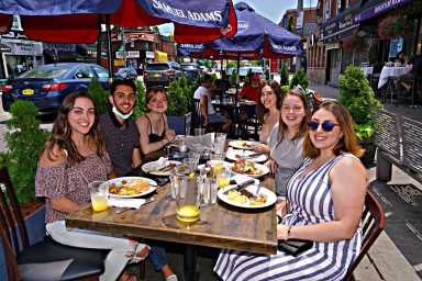 bourbonstreetoutdoordining1-1536×1025