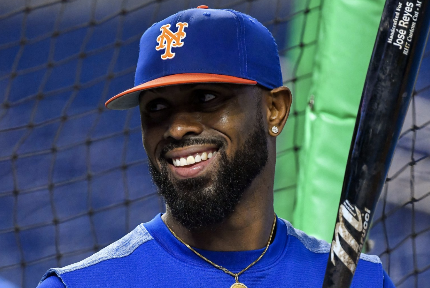 Former fan favorite Jose Reyes returns to the Mets after domestic