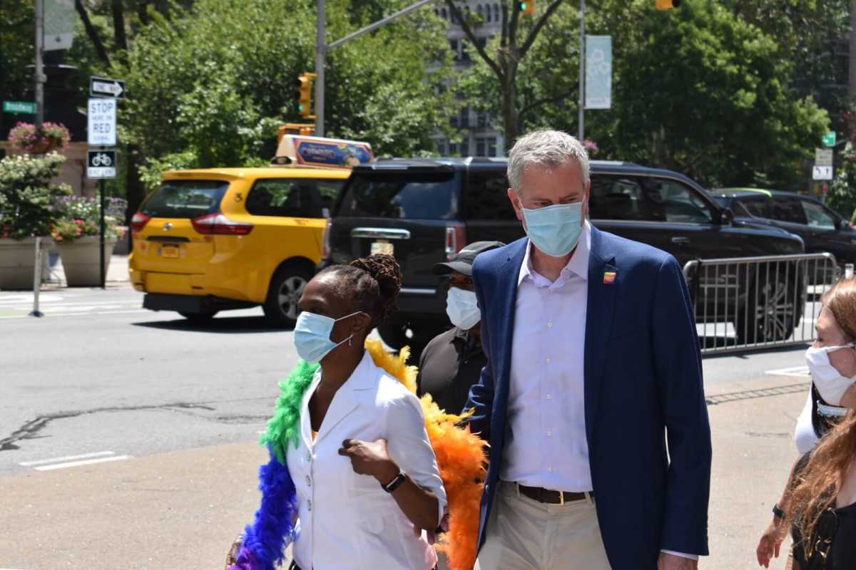 de-blasio-mccray-pride-sunday-2020