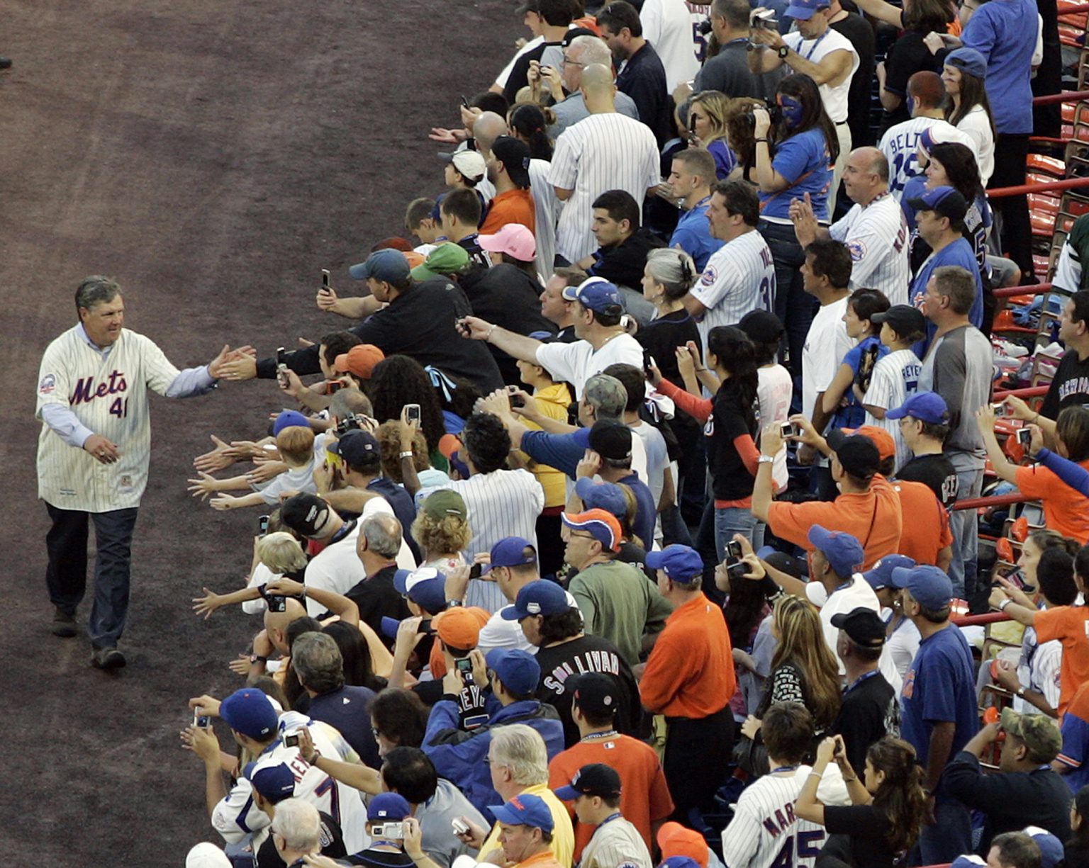 Tom Seaver's death rocks baseball world: 'No one will ever surpass