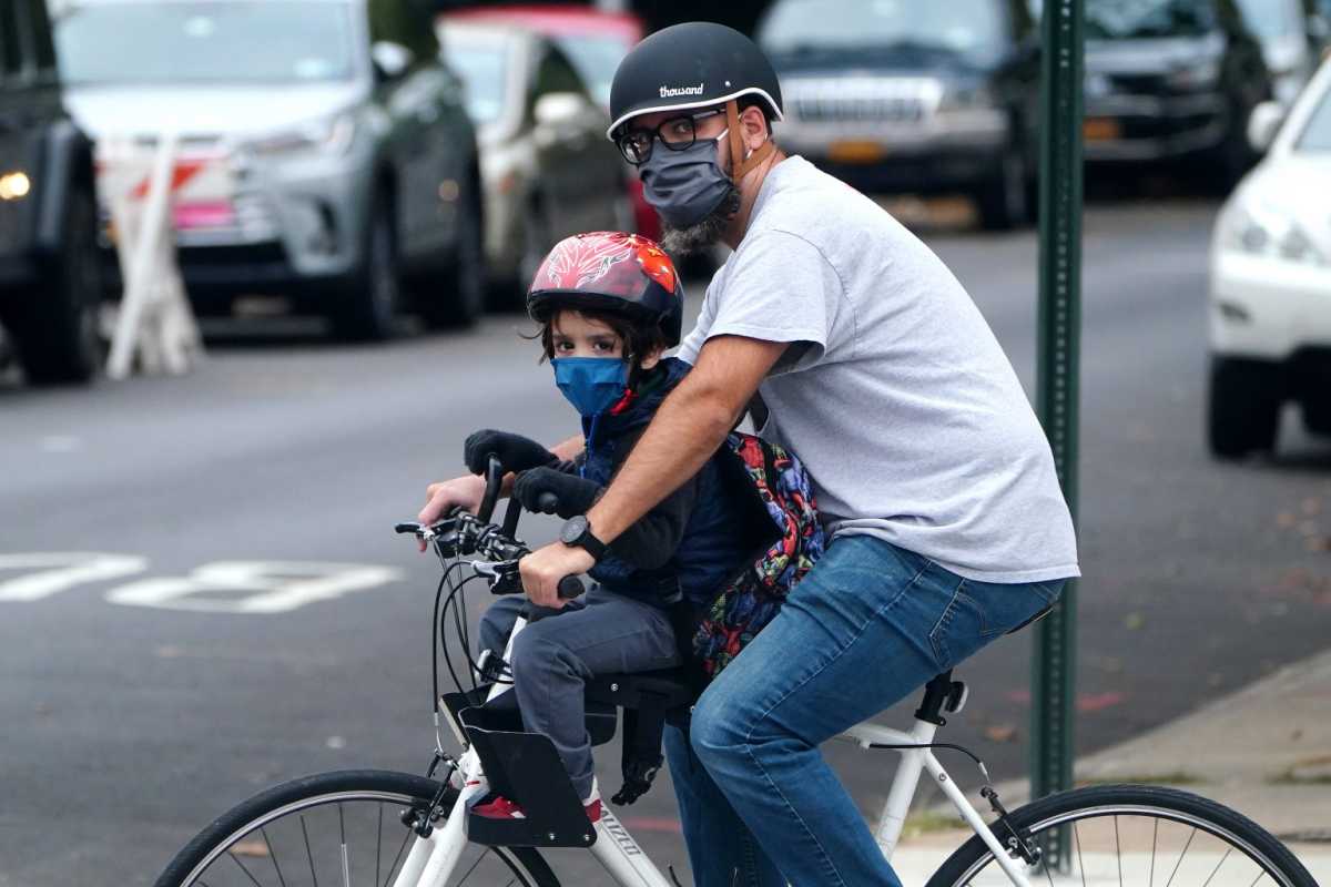 2020-09-29T161311Z_1_LYNXMPEG8S1X4_RTROPTP_4_HEALTH-CORONAVIRUS-NEW-YORK-EDUCATION-1536×1024